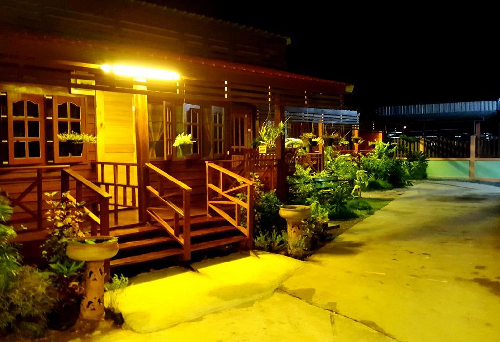 Happy Guesthouse Bungalow Sukhothai Exterior foto